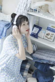 吃奶呻吟张开双腿做受在线播放